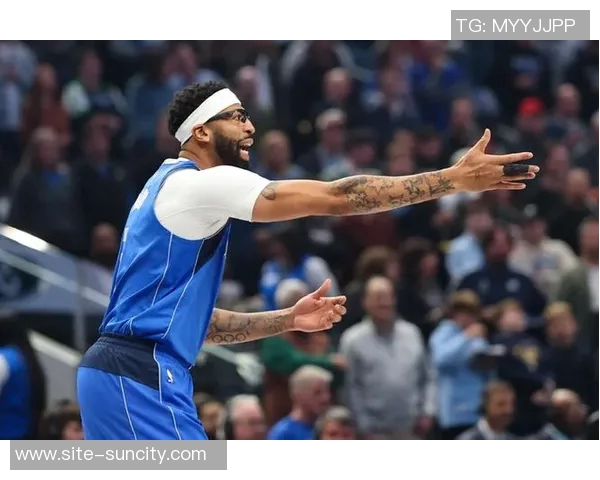 弗拉格强调浓眉状态决定球队实力其他球员需共同承担责任 弗拉格强调浓眉状态决定球队实力其他球员需共同承担责任