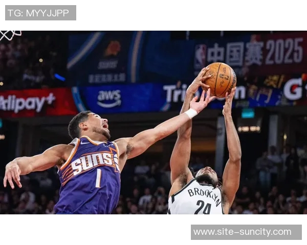 布克半场状态低迷仅得6分依赖队友发挥助力球队表现 布克半场状态低迷仅得6分依赖队友发挥助力球队表现